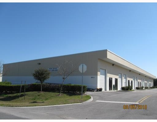 2013 Jaffa Dr, Saint Cloud, FL for lease - Building Photo - Image 2 of 11