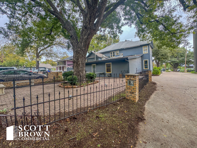 821 N Locust St, Denton, TX for sale - Building Photo - Image 3 of 10