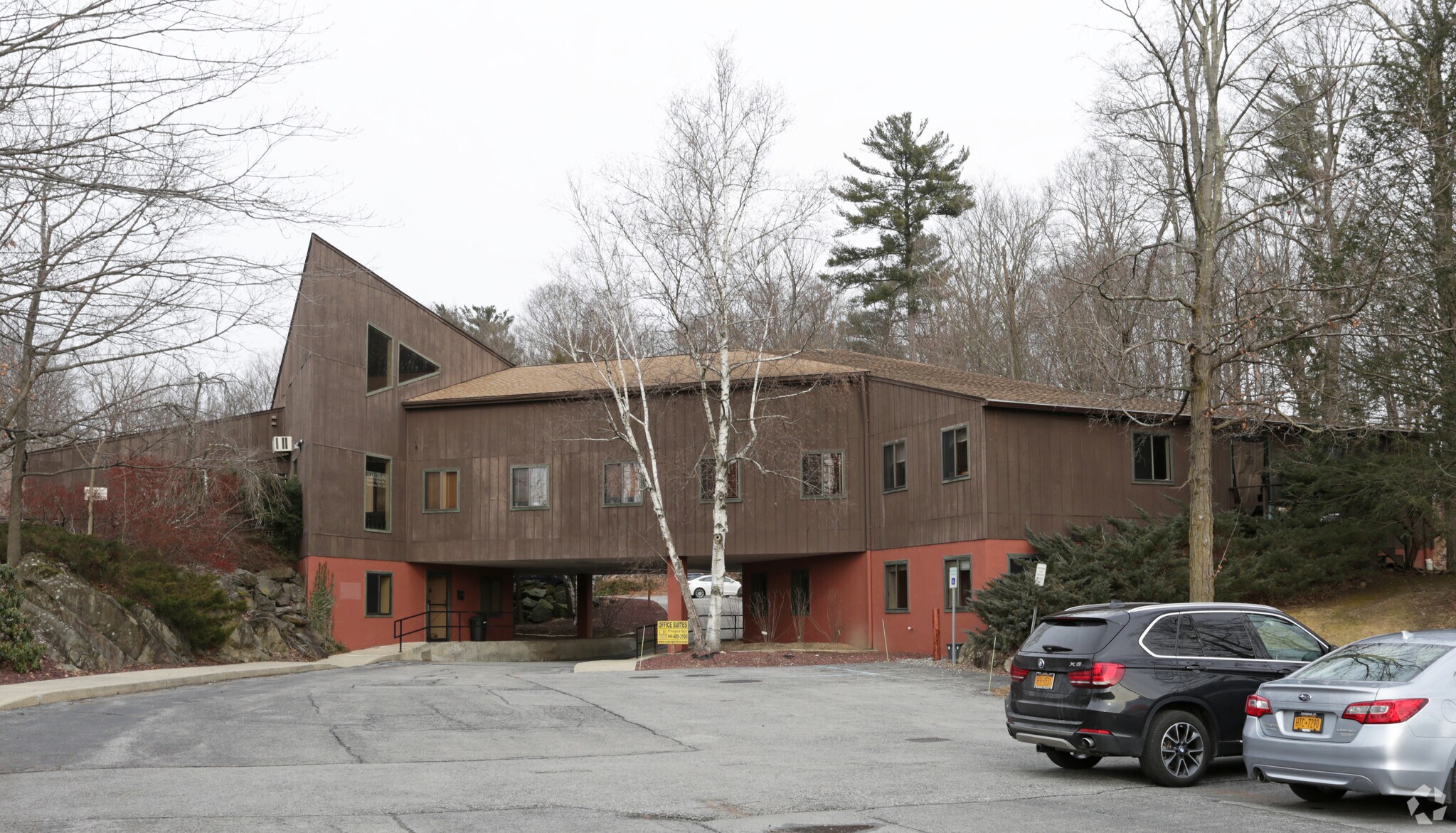 7 Pinewoods Rd, Hyde Park, NY for lease Primary Photo- Image 1 of 10