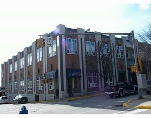 911 Ligonier St, Latrobe, PA à louer - Photo du bâtiment - Image 1 de 43