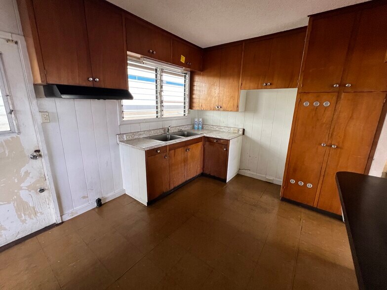 94-168 Leoleo St, Waipahu, HI à vendre - Photo intérieure - Image 3 de 9
