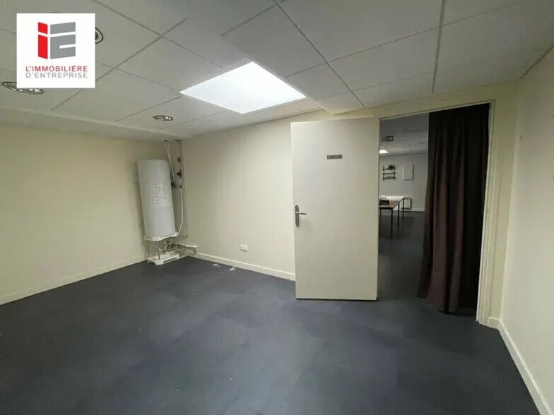 Retail in Lorient for sale - Interior Photo - Image 3 of 9
