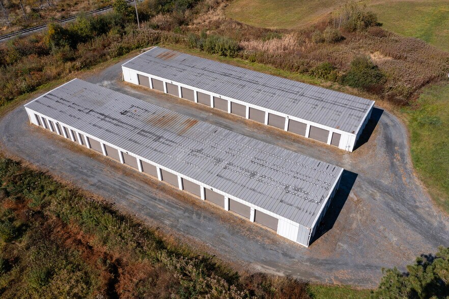 3507-3509 Claremont Rd, Charlestown, NH à vendre - Photo du bâtiment - Image 3 de 3
