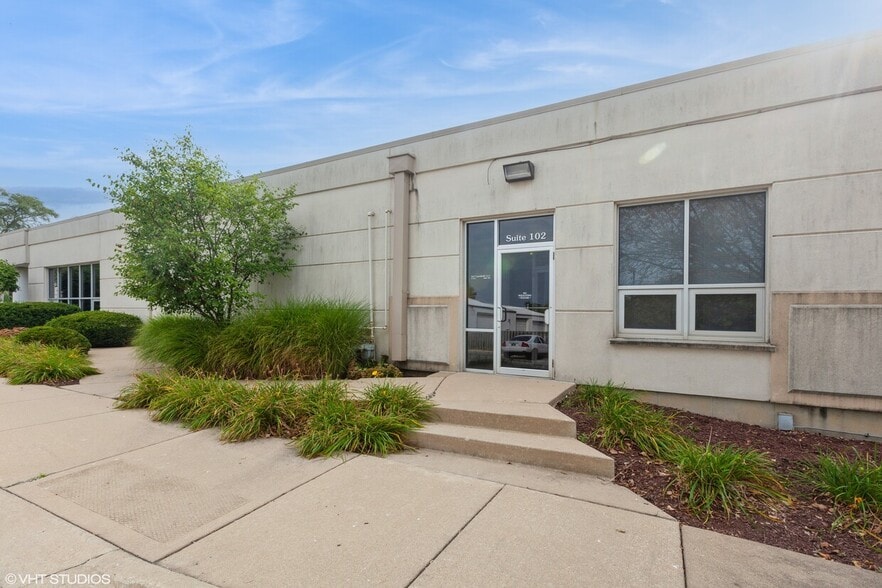 4906 Main St, Lisle, IL for sale - Building Photo - Image 1 of 16