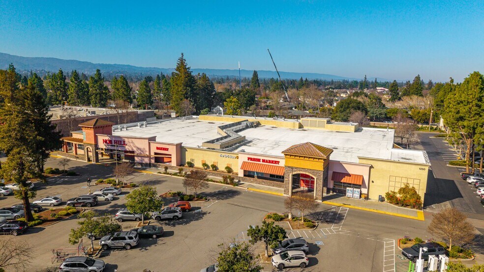 1250 Grant Rd, Mountain View, CA à vendre - Photo du bâtiment - Image 2 de 7