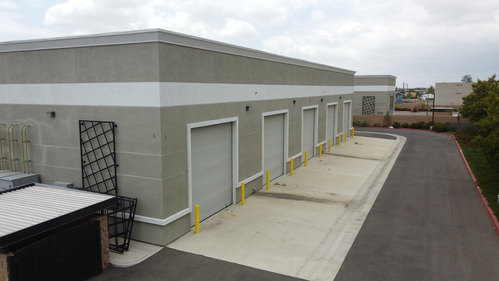 15252 Valley Blvd, Fontana, CA for lease - Building Photo - Image 3 of 8