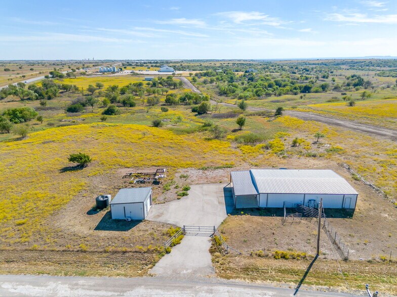 13300 Cleburne Hwy, Cresson, TX à vendre - Photo du bâtiment - Image 3 de 65