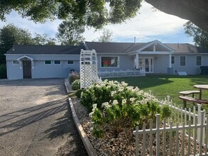 261 Franklin St, Hightstown, NJ for lease Building Photo- Image 1 of 4