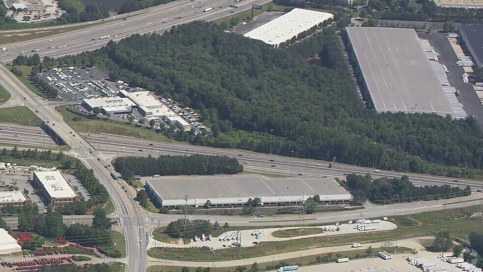 1685 Boggs Rd, Duluth, GA à louer - Vidéo aérienne - Image 2 de 5