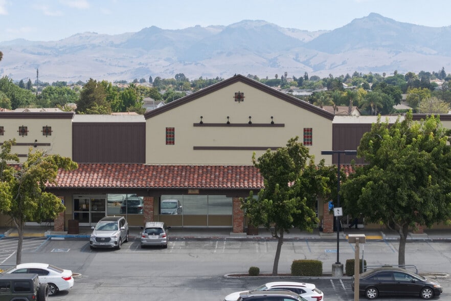 1701 Airline Hwy, Hollister, CA for lease - Building Photo - Image 1 of 7