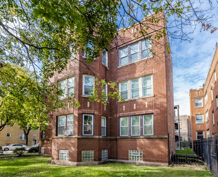 7956 S Dobson Ave, Chicago, IL à vendre - Photo du b timent - Image 1 de 32