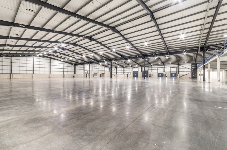 Newark Rd, Peterborough for lease - Building Photo - Image 3 of 12