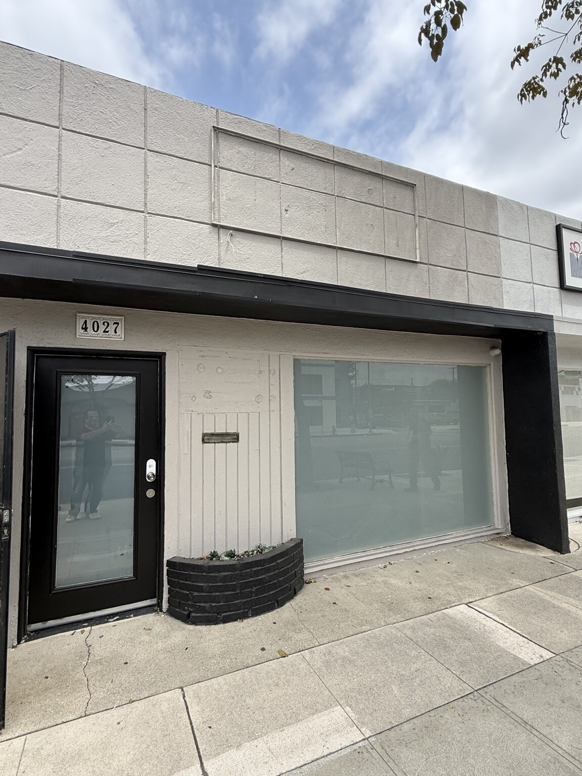4017-4029 W Burbank Blvd, Burbank, CA à louer Photo intérieure- Image 1 de 10