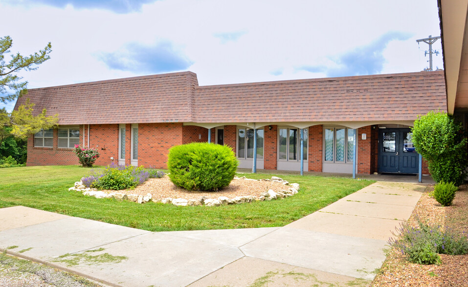 2720 E 12th Ave, Winfield, KS à vendre - Photo du bâtiment - Image 1 de 1