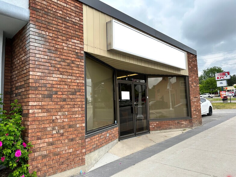 365 King St, Midland, ON à vendre - Photo du bâtiment - Image 3 de 5