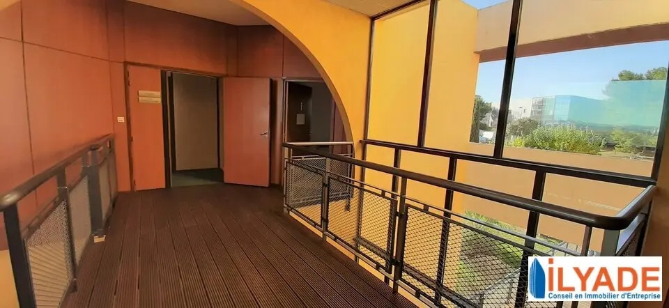 Immeuble Calypso, Aix-en-Provence for lease - Interior Photo - Image 3 of 3