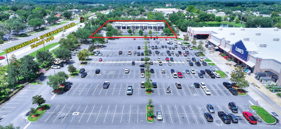 305 E International Speedway Blvd, Deland, FL for lease - Building Photo - Image 3 of 8