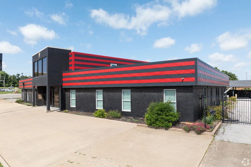 6001 Nw Expressway, Oklahoma City, OK for sale - Building Photo - Image 3 of 15