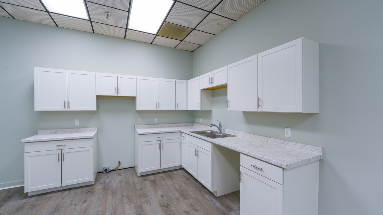 128 Bingham Rd, Asheville, NC for lease Interior Photo- Image 1 of 2