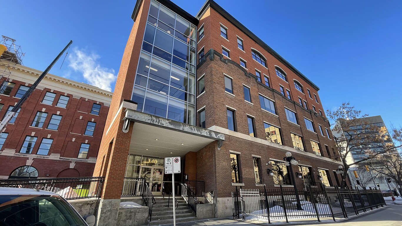 140 Bannatyne Av, Winnipeg, MB for sale Primary Photo- Image 1 of 1