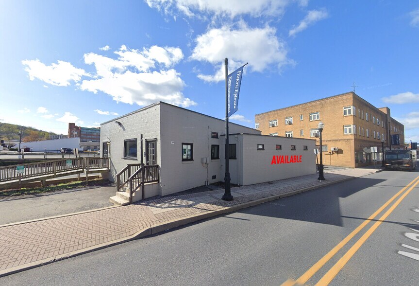 27 N State St, Ephrata, PA for lease - Building Photo - Image 1 of 1