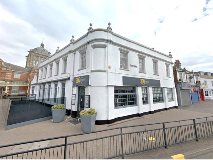 1 Eastern Esplanade, Southend On Sea for sale - Primary Photo - Image 1 of 5