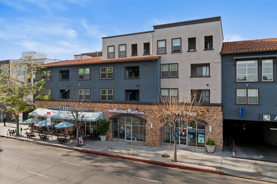 16350 Ventura, Encino, CA à louer - Photo du bâtiment - Image 3 de 5