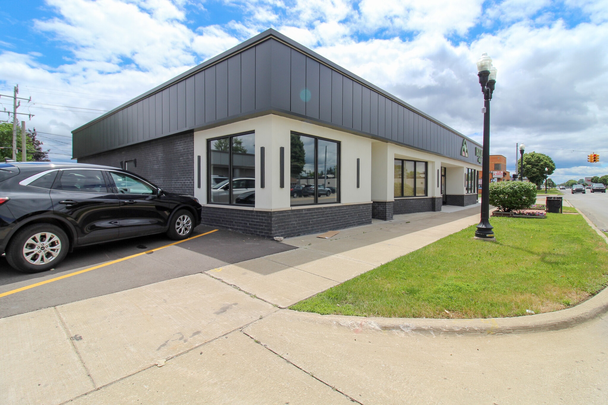 24431-24435 W Warren St, Dearborn Heights, MI for lease Interior Photo- Image 1 of 10