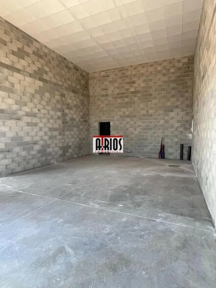 Industrial in Solliès-Pont for lease - Interior Photo - Image 3 of 6