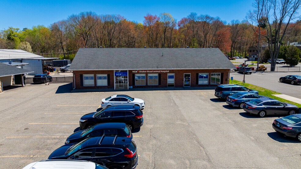 108 Shaker Rd, East Longmeadow, MA à vendre - Photo du bâtiment - Image 3 de 9