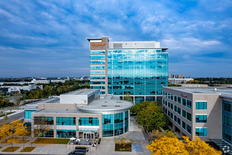 3389 Steeles Ave E, Toronto, ON à louer - Photo du bâtiment - Image 3 de 24