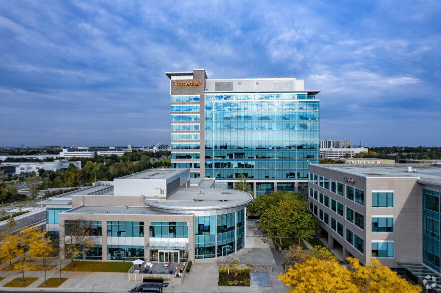 3389 Steeles Ave E, Toronto, ON à louer - Photo du bâtiment - Image 3 de 26