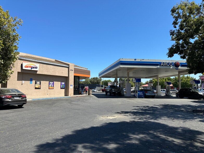 2540 Esplanade, Chico, CA à vendre - Photo du bâtiment - Image 3 de 18