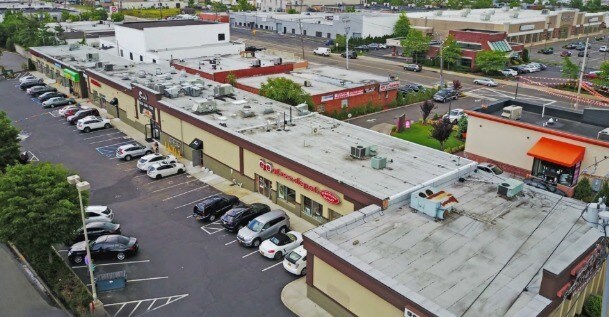 Plus de détails pour 2119 Broadhollow Rd, Farmingdale, NY - Commerce de détail à vendre