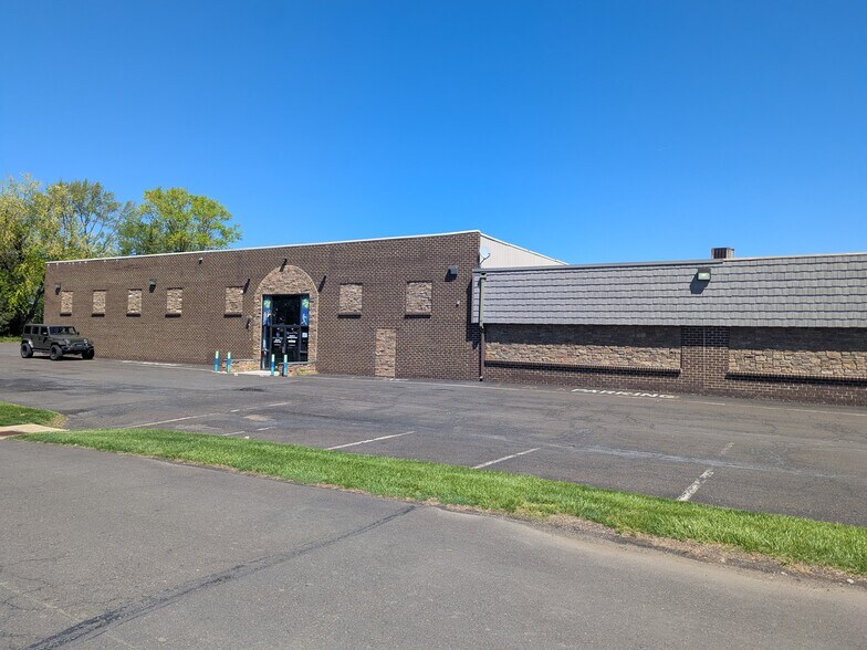 1065 Industrial Blvd, Southampton, PA for lease - Building Photo - Image 3 of 10