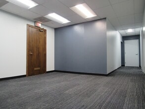 100 N LaSalle St, Chicago, IL for lease Interior Photo- Image 2 of 5