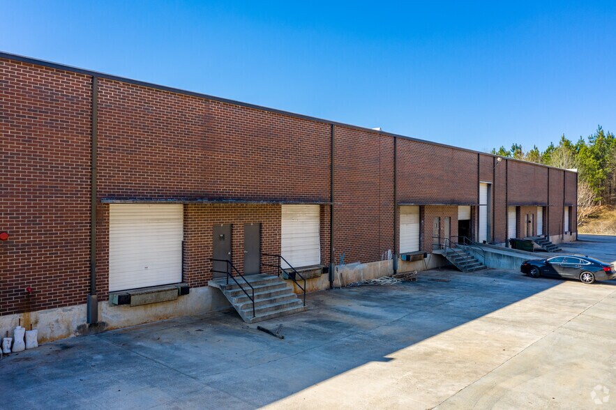1625 Rock Mountain Blvd, Stone Mountain, GA for lease - Building Photo - Image 2 of 9