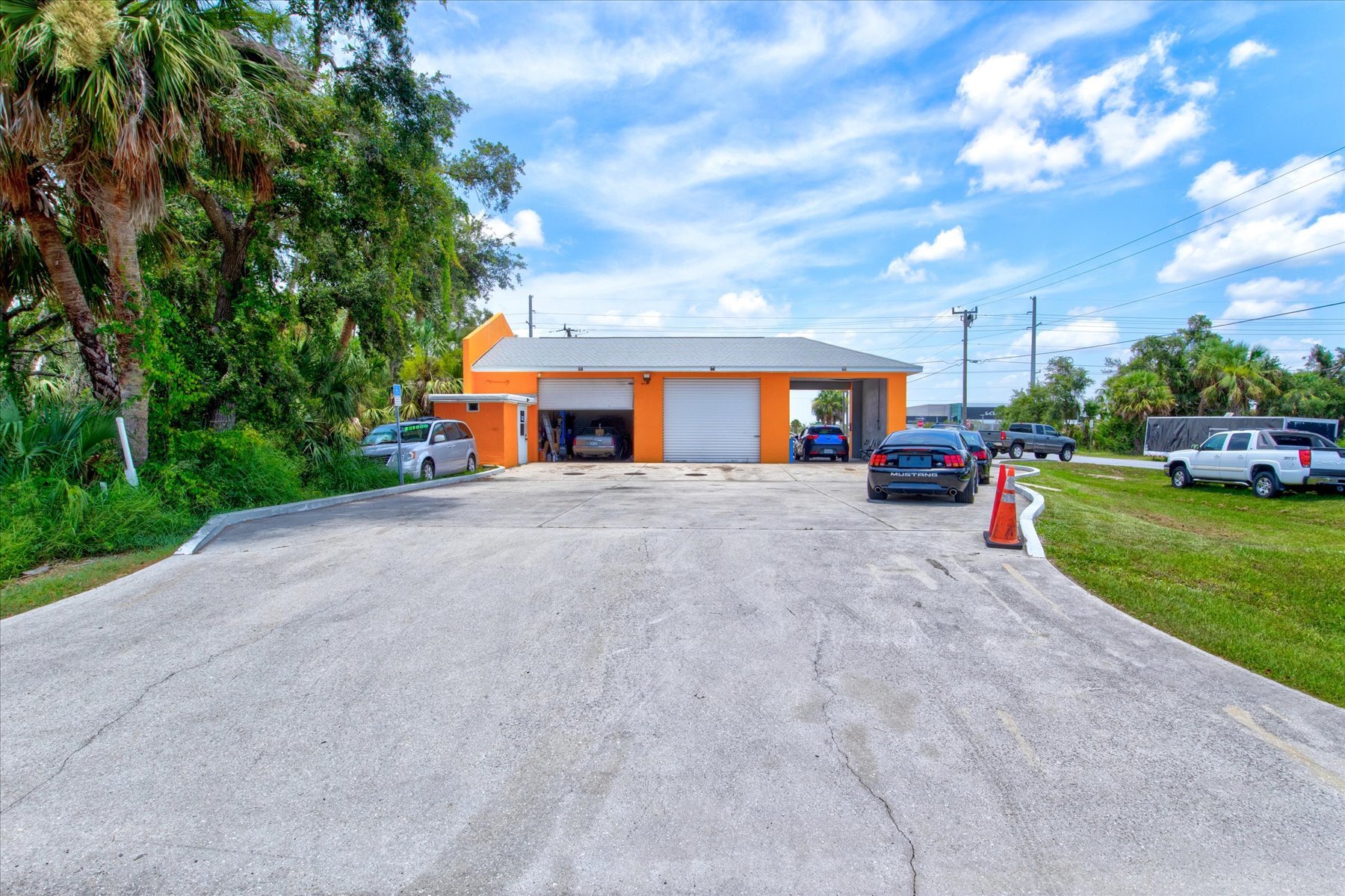 15182 Dahlgren Ave, Port Charlotte, FL à vendre Photo du bâtiment- Image 1 de 45