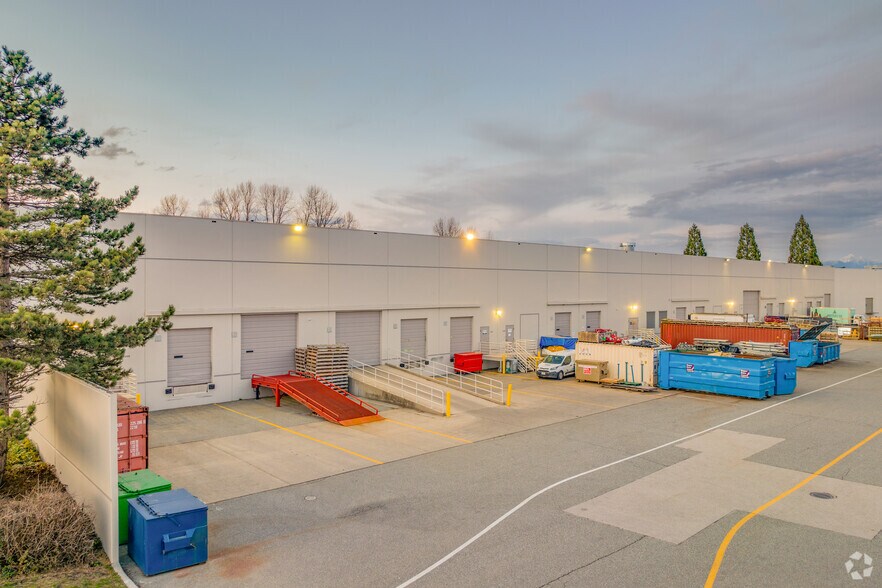 1480-1492 Cliveden Ave, Delta, BC à louer - Photo du bâtiment - Image 3 de 5