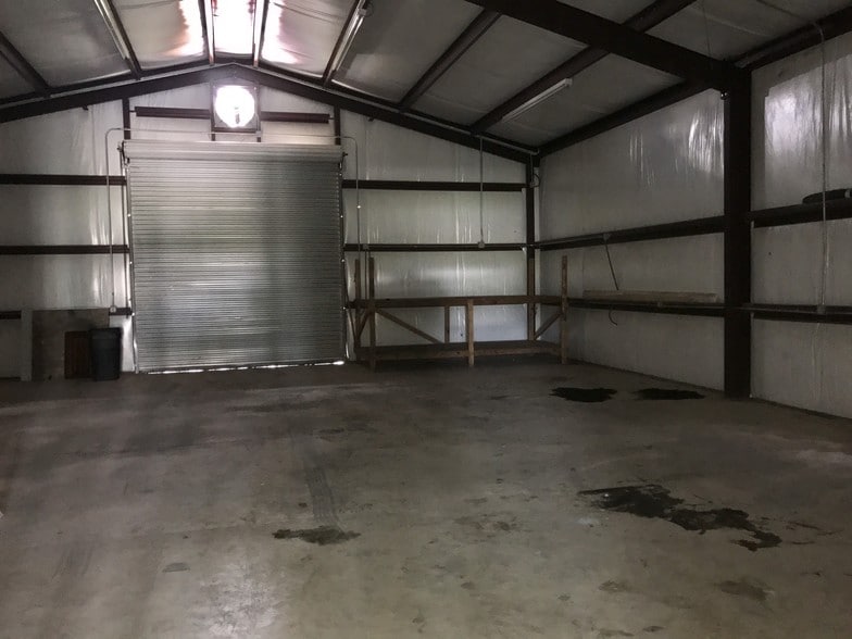 86 Peaches Dr, Reynolds, GA for sale - Interior Photo - Image 2 of 7