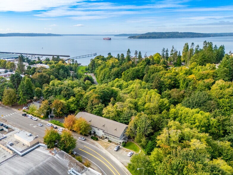 21833 7th Ave S, Des Moines, WA à vendre - Photo du bâtiment - Image 2 de 21