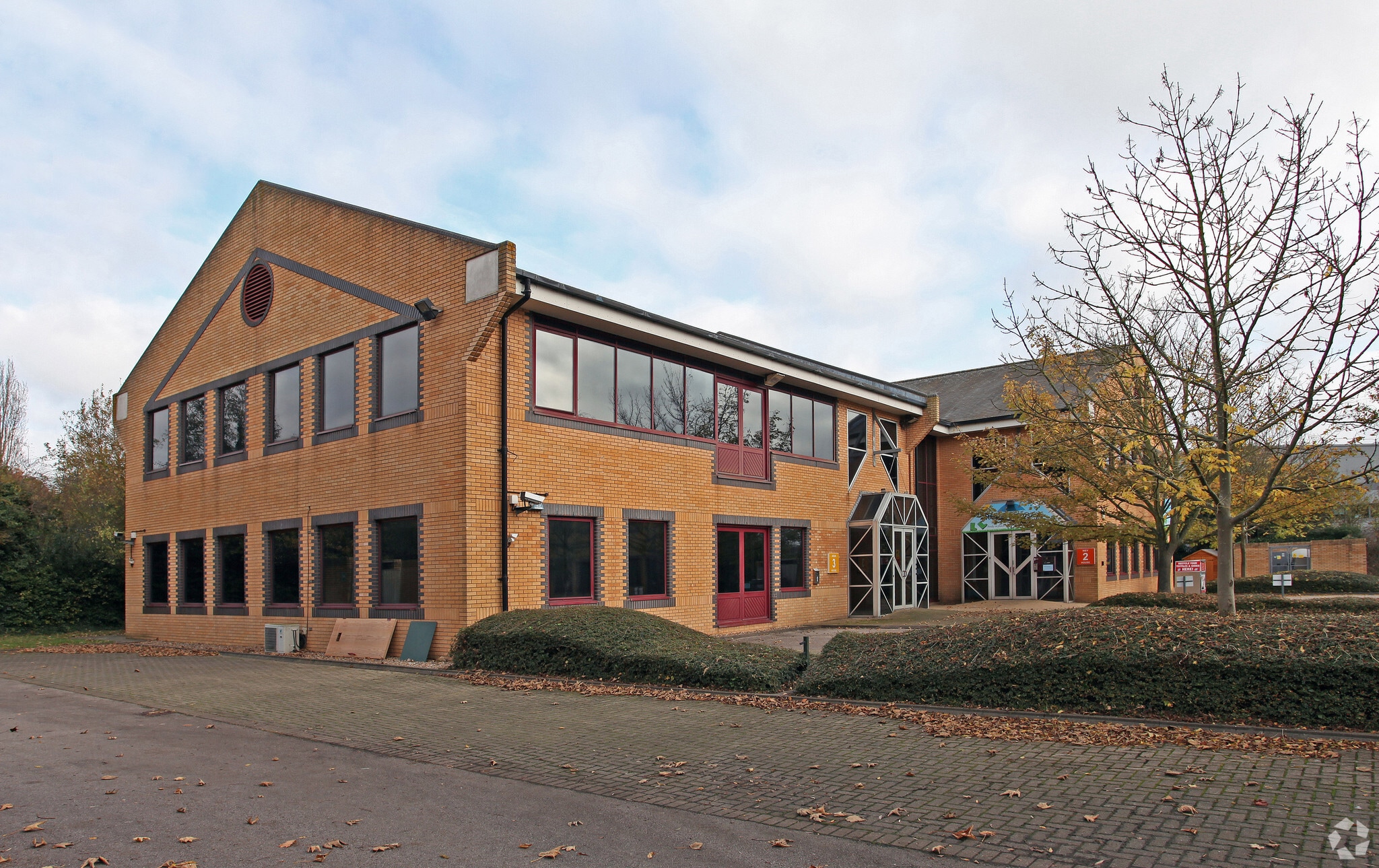 Waterside Dr, Slough for lease Primary Photo- Image 1 of 8