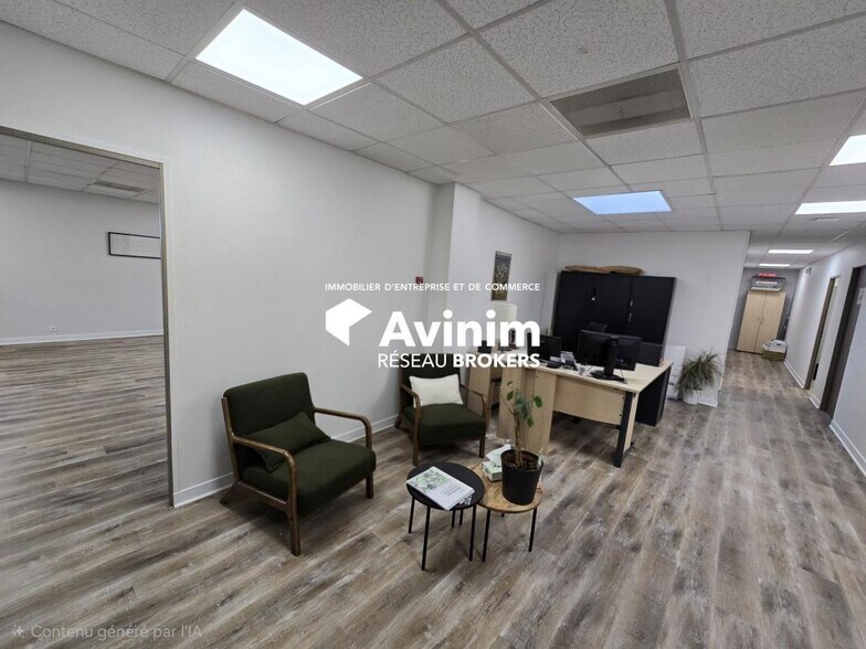 Office in Domont for lease - Interior Photo - Image 2 of 5