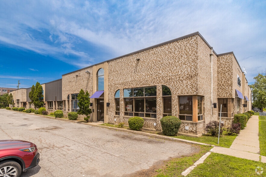 3049 Rue Deacon, Dollard-des-Ormeaux, QC à louer - Photo principale - Image 1 de 7