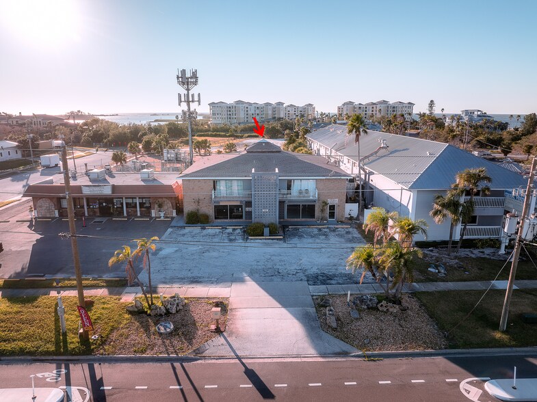 1130 S Pinellas Bayway, Tierra Verde, FL à vendre - Photo du bâtiment - Image 2 de 6