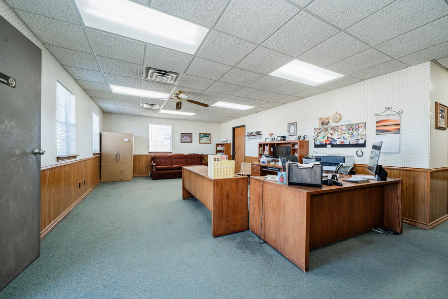 12540 C F Hawn Fwy, Dallas, TX for lease - Primary Photo - Image 1 of 14