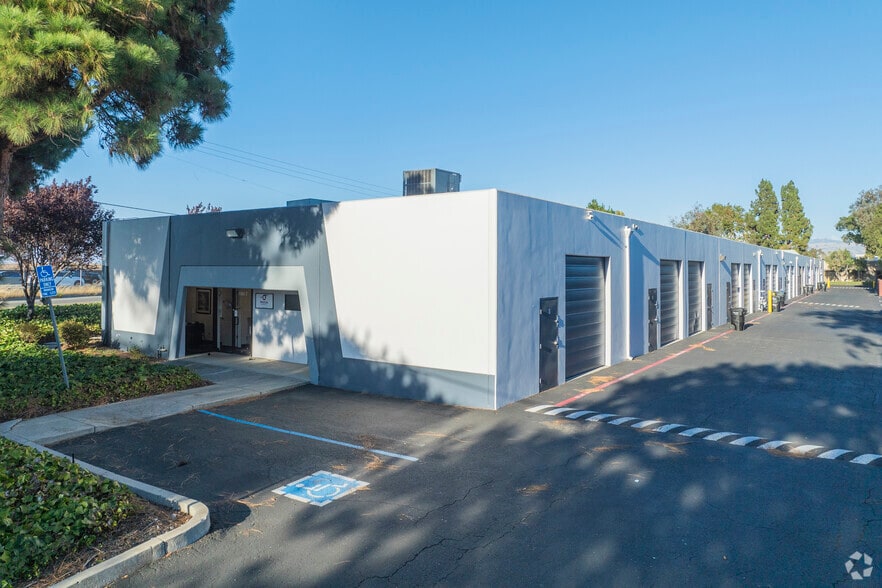 1190-1206 Mountain View Alviso Rd, Sunnyvale, CA for lease - Building Photo - Image 2 of 8
