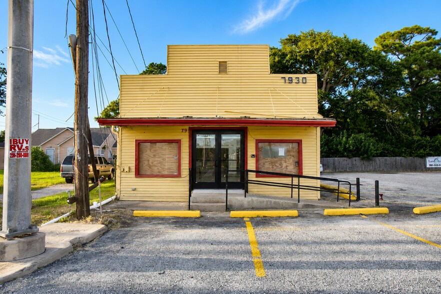 7930 Highway 6, Hitchcock, TX à vendre - Photo du bâtiment - Image 2 de 7