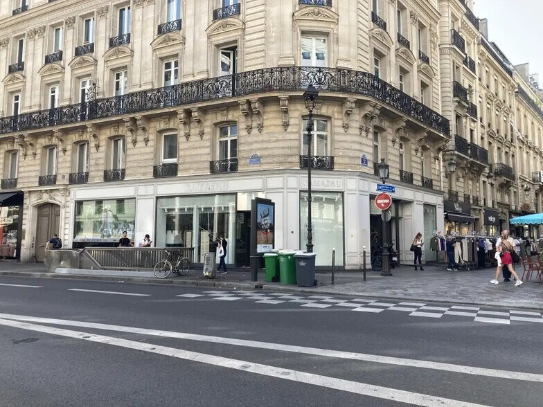 97 Rue Saint-Lazare, Paris à louer - Photo du bâtiment - Image 3 de 7