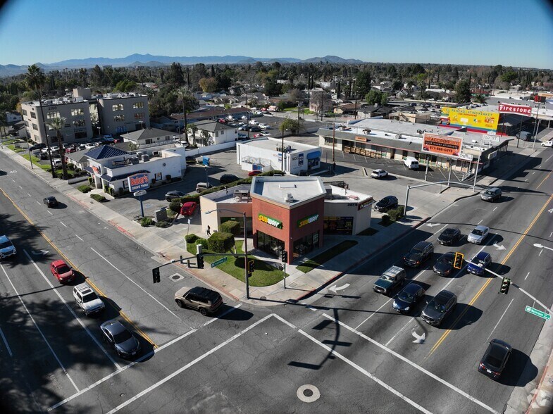N Waterman Ave & E Highland Ave portefeuille de 3 propriétés à vendre sur LoopNet.ca - Communauté Matterport - Image 3 de 27